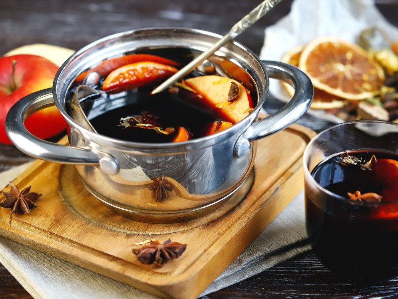 mulled wine pot