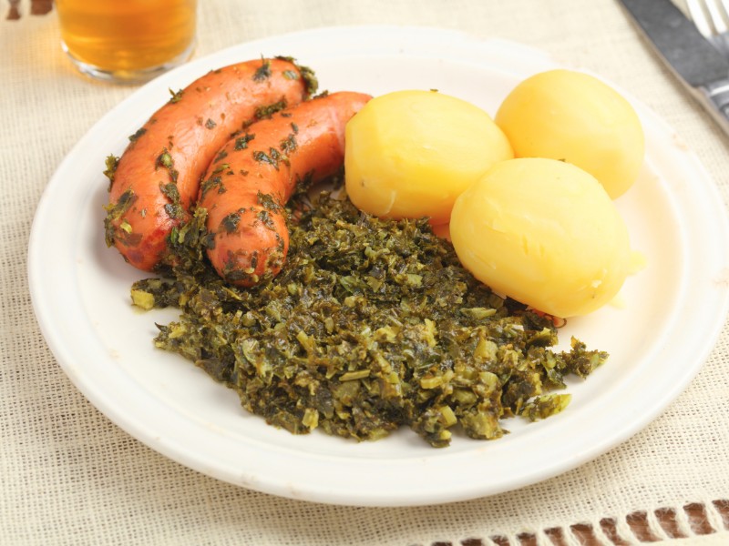 cooked-kale-plate-dish